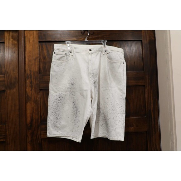 Levi Shorts Mens 40 White Distressed Paint Splatter - Picture 1 of 16